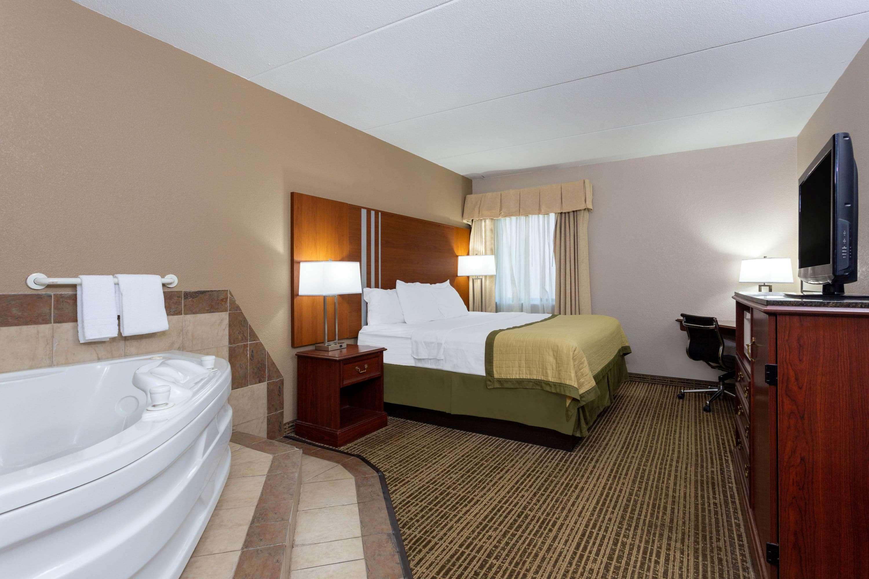 Hotel Baymont By Wyndham Elkhart Exteriér fotografie